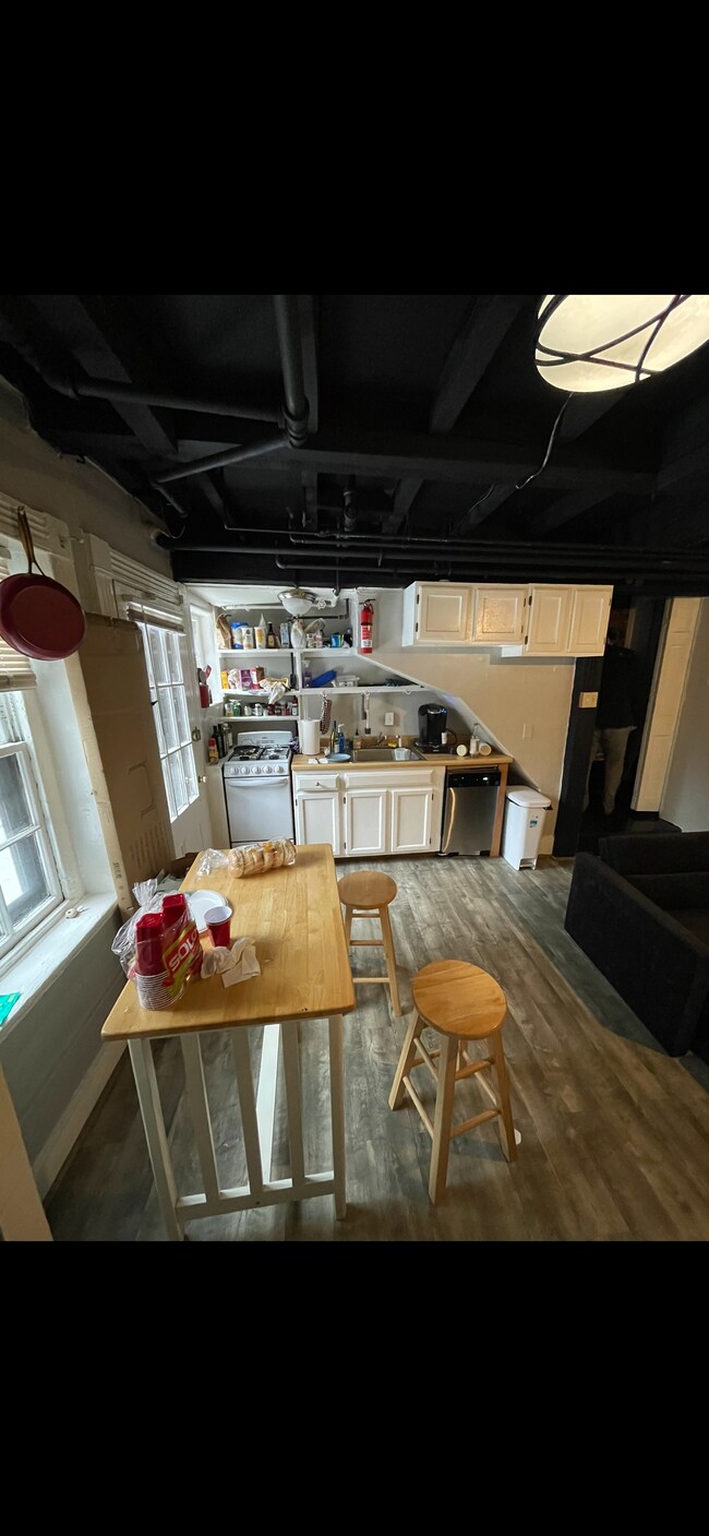 Building Photo - 9 Champney Pl