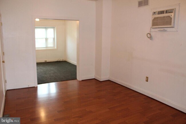 Foto del edificio - 618 E Philadelphia Ave