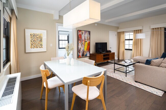 Foto del edificio - 337 E 50th St
