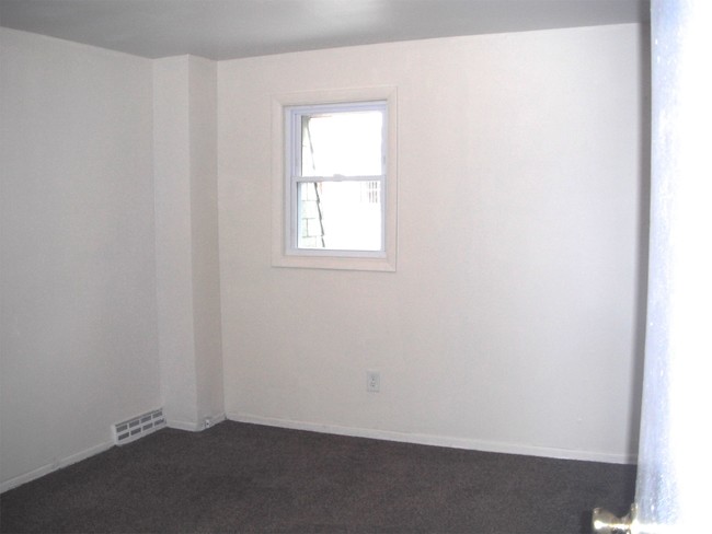 Building Photo - 127 State St