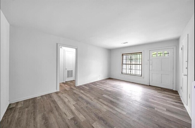 Building Photo - 3207 Florida St