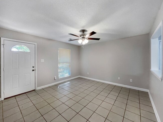 Building Photo - 3000 Mayfair Rd