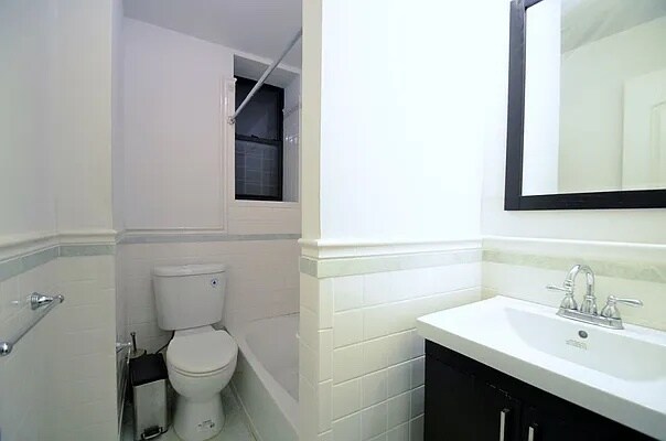 Building Photo - 974 St Nicholas Ave