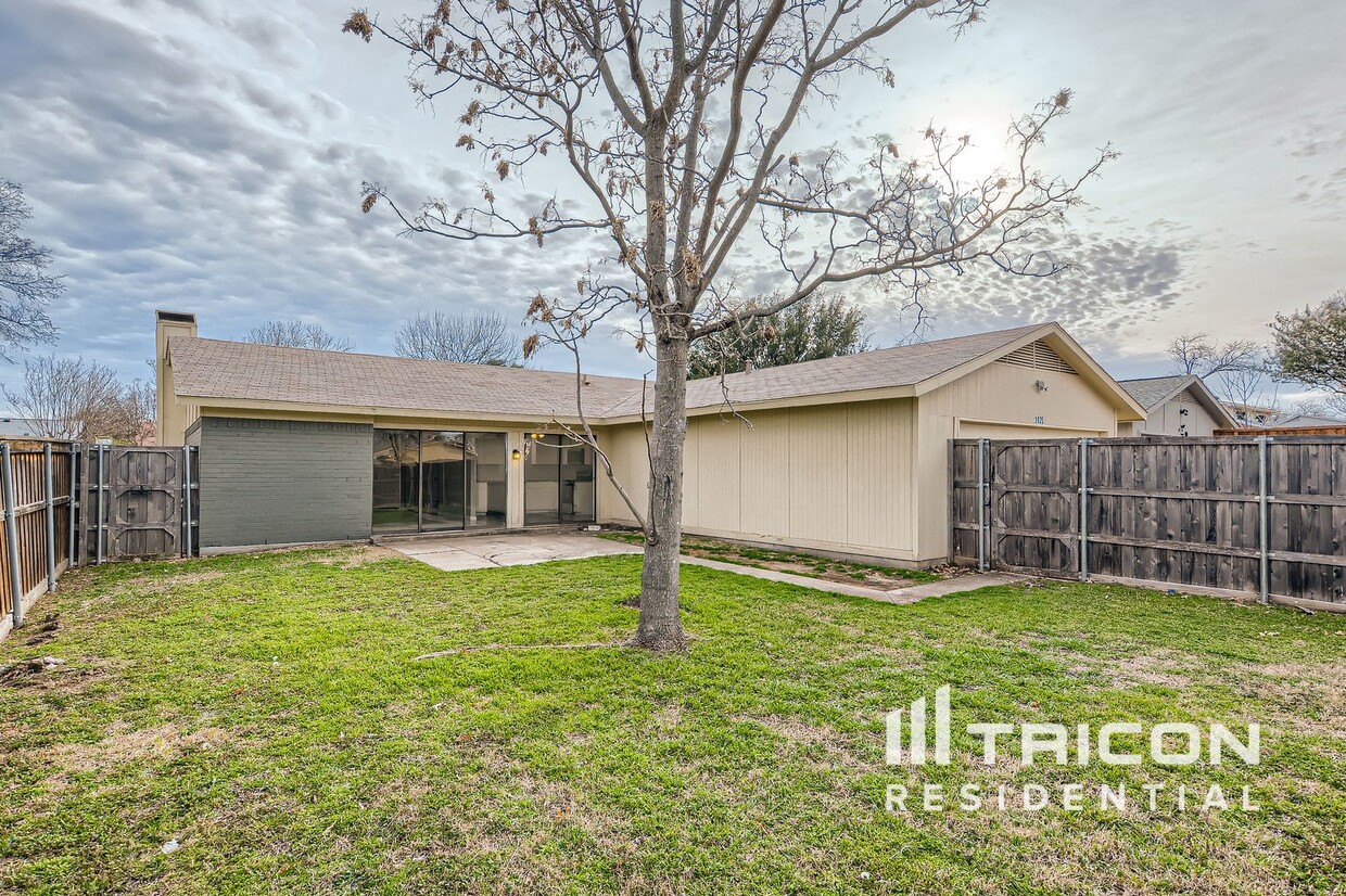 Foto principal - 1925 Steamboat Springs Dr