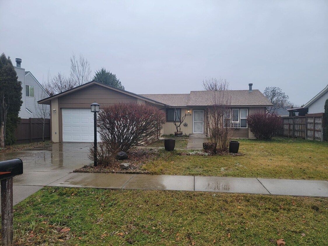 Foto principal - Fantastic 3-Bedroom Home In Liberty Lake