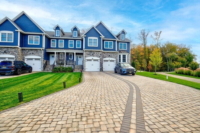 Building Photo - 100 Valentino Dr