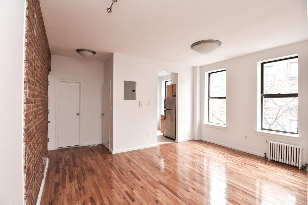Primary Photo - 160 W 118th St