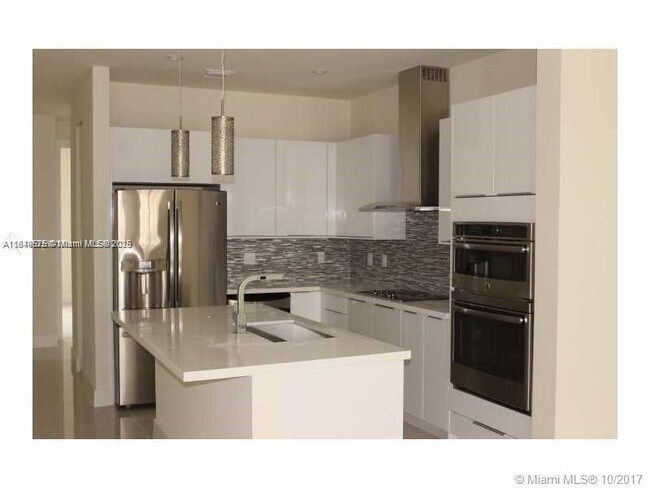 Foto del edificio - 10260 NW 63rd Terrace
