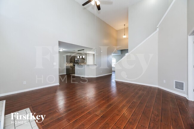 Building Photo - 2921 Ravine Hill Dr