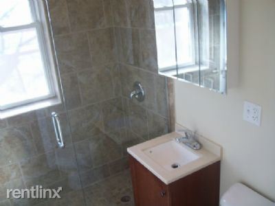 Building Photo - 1 br, 1 bath  - 3244 W Wellington Ave 3