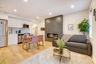 Building Photo - 1520 Av des Pins O