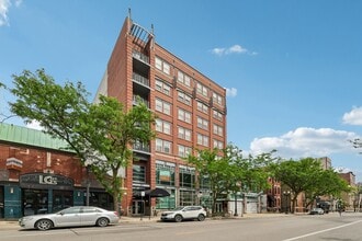 Building Photo - 1515 N Wells St
