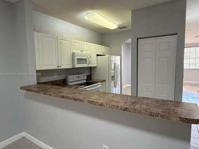 Foto del edificio - 1690 NE 33rd Ave