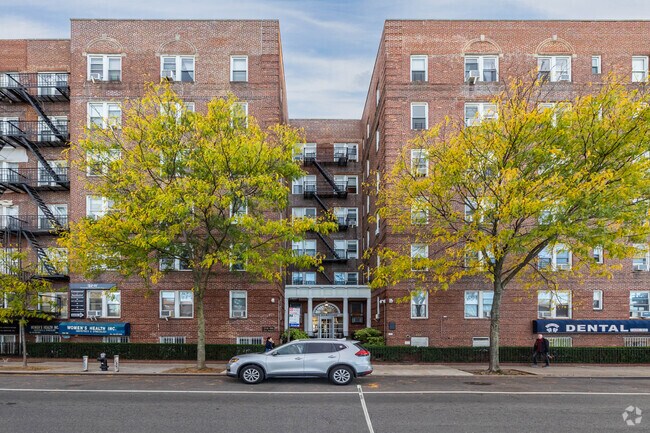 Foto del edificio - 114-06 Queens Blvd