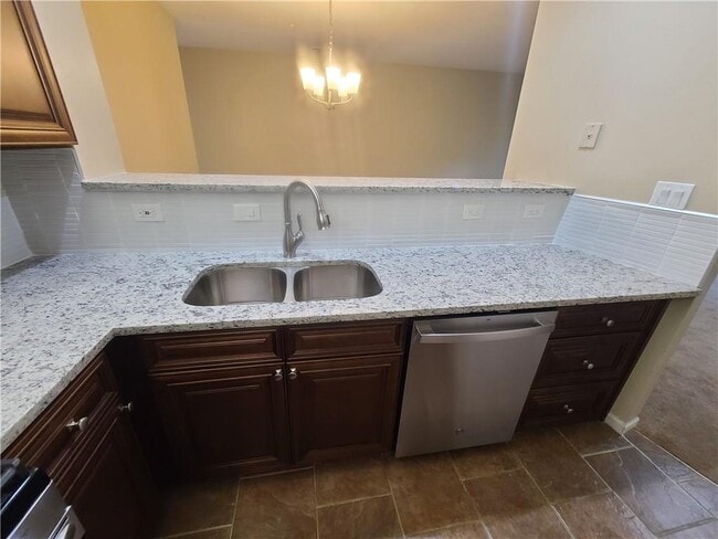 Building Photo - 468 Sherman Way