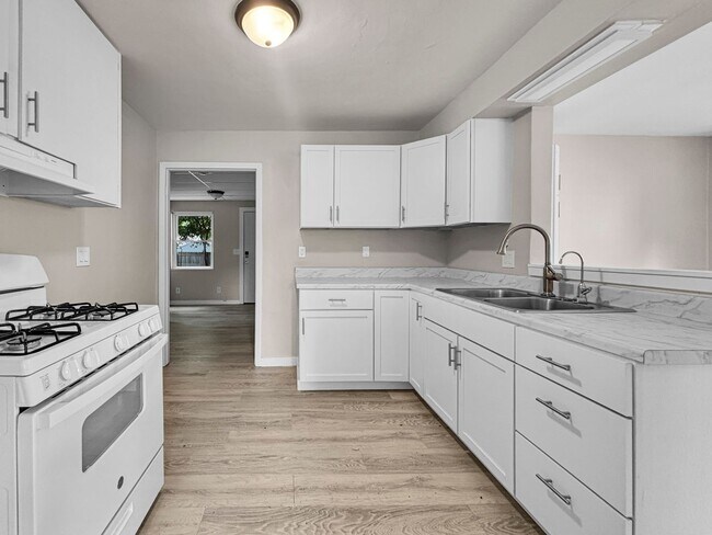 Foto del edificio - 2100 Dawson Ave NE