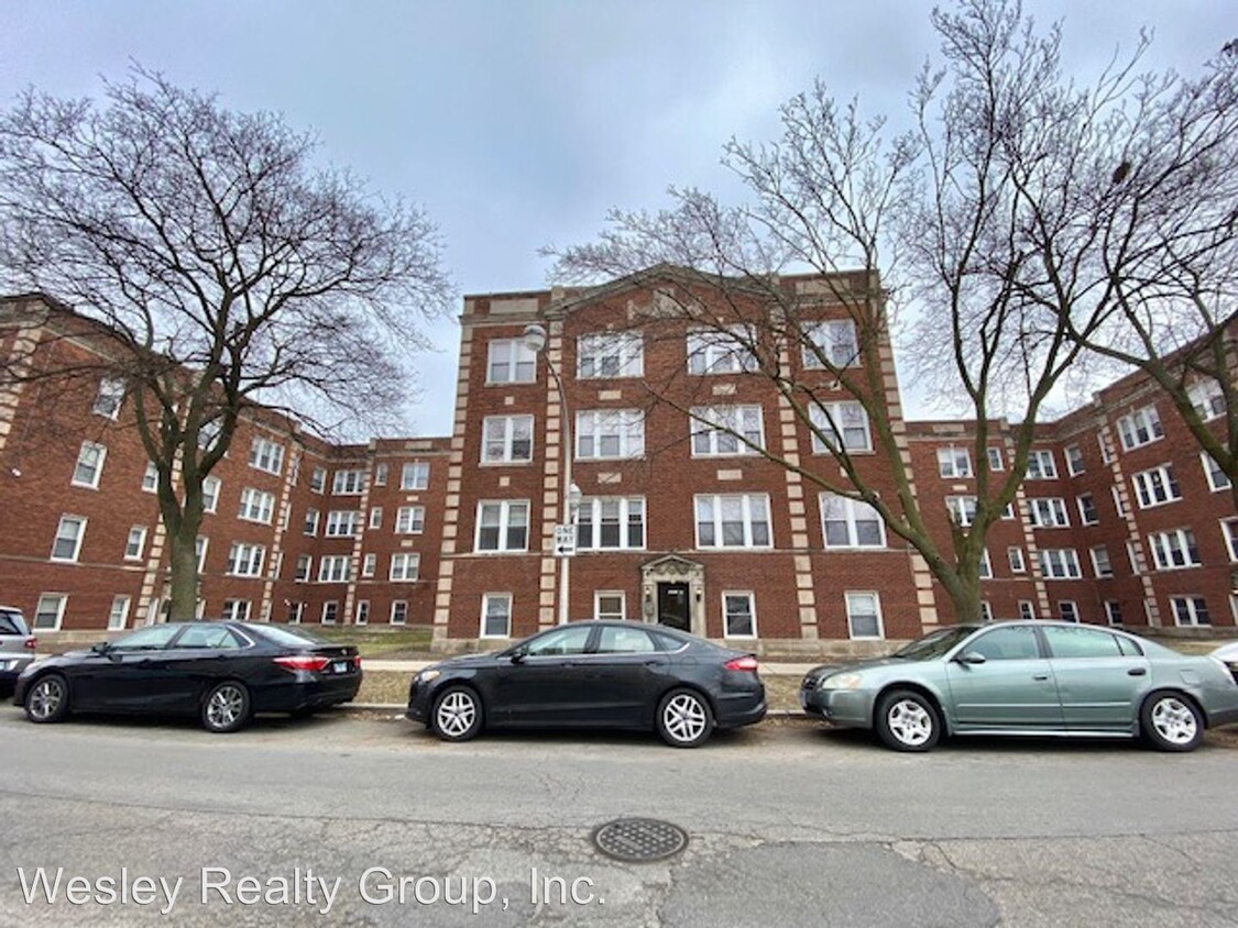 Primary Photo - 4039-4051 N Laporte Ave