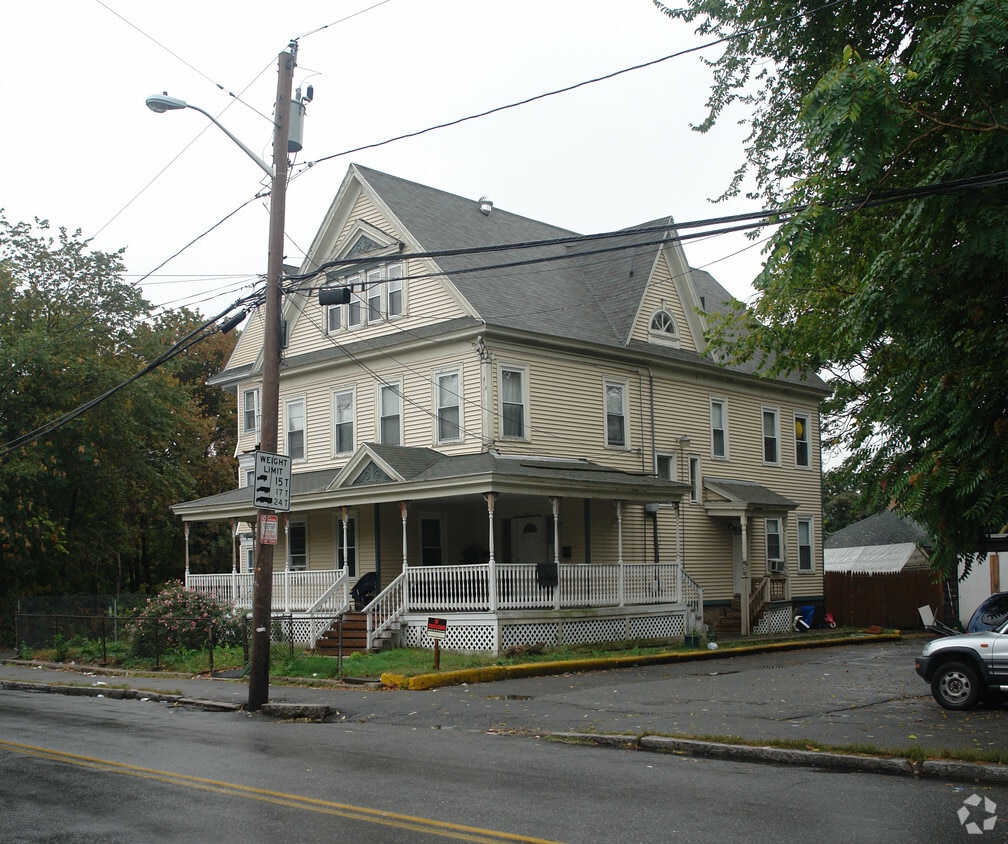 144 Jackson St, Lawrence, MA 01841 Apartments in Lawrence, MA