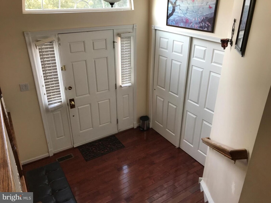 Primary Photo - 204 Birchwood Dr