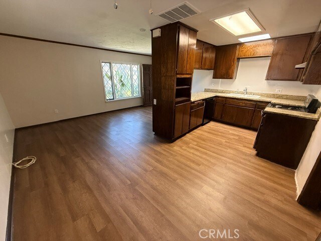 Foto del edificio - 880 N Sherman Ave