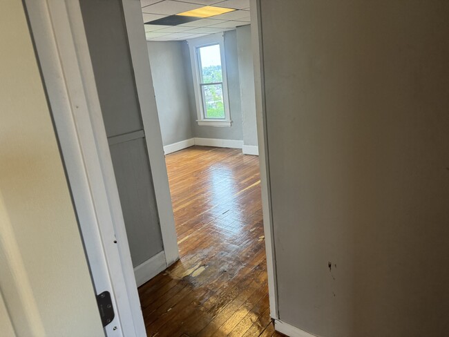Building Photo - 216 Watson Ave