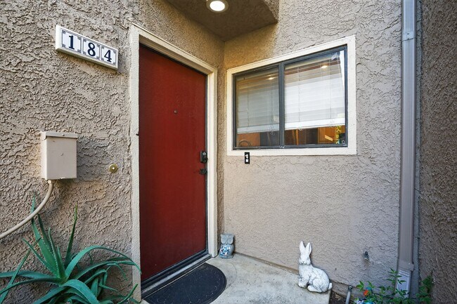 Foto del edificio - 2381 Archwood Ln