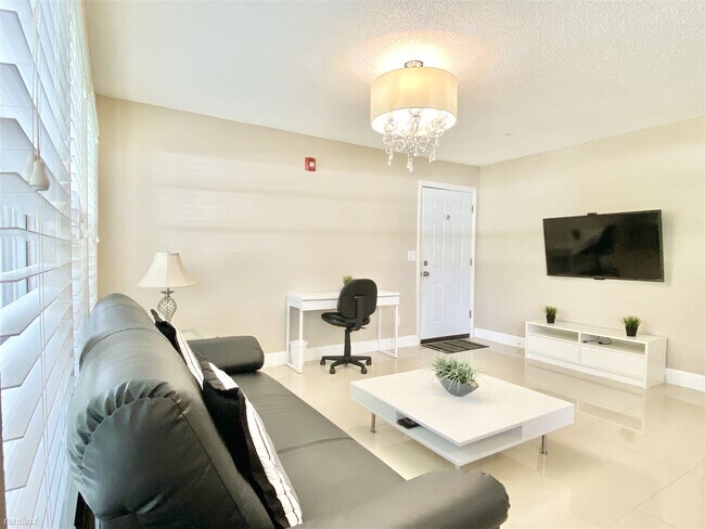 Foto del edificio - 2 br, 2 bath Condo - 11520 Westwood Blvd # 12