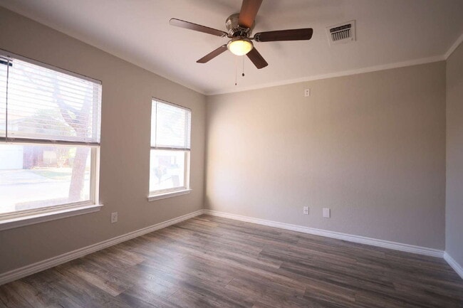 Foto del edificio - 9519 Braun Square