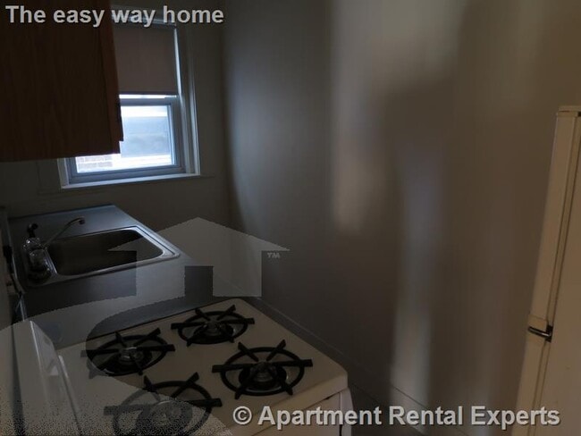 Building Photo - 163 Summer St