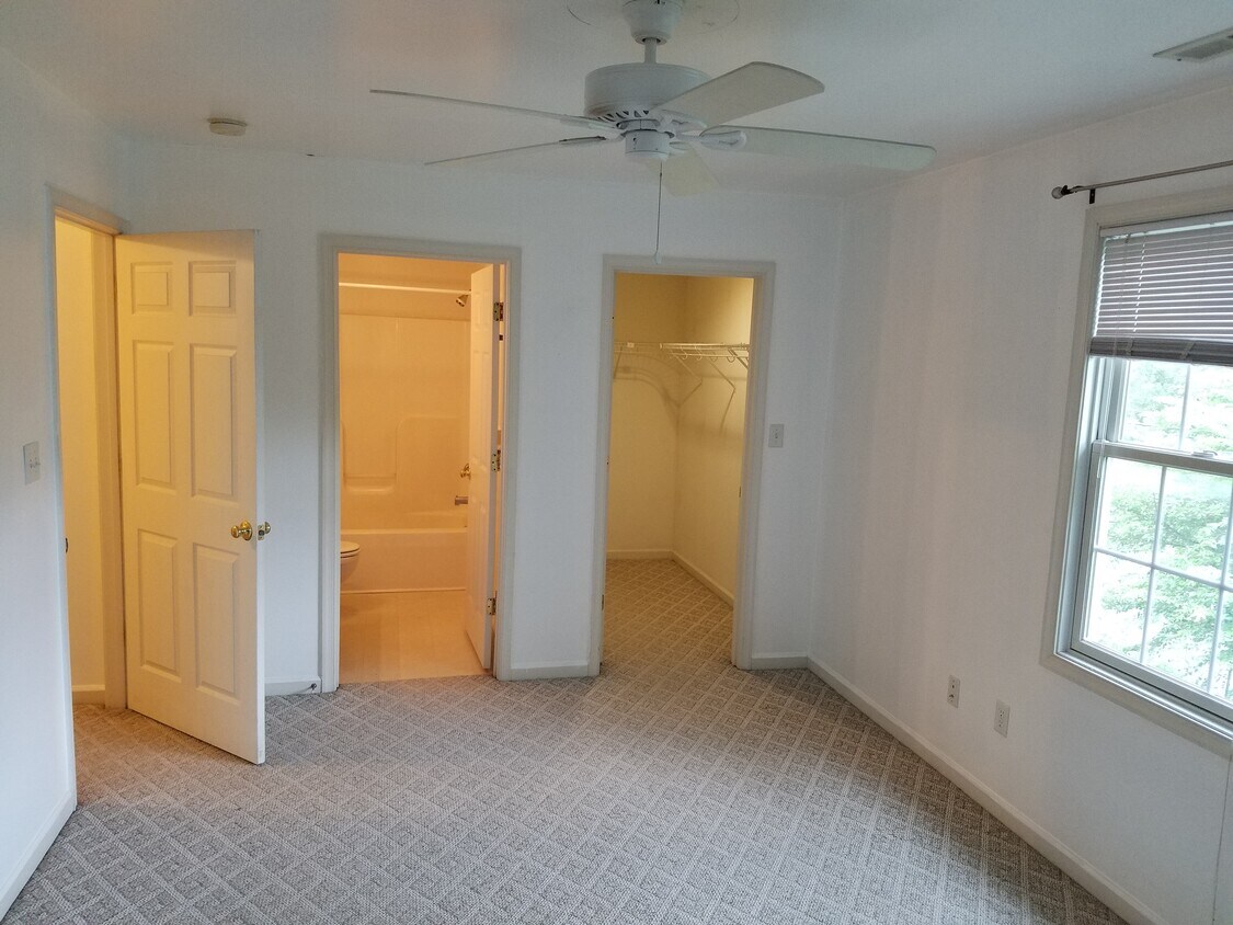 340 W German St, Shepherdstown, WV 25443 340 W German St