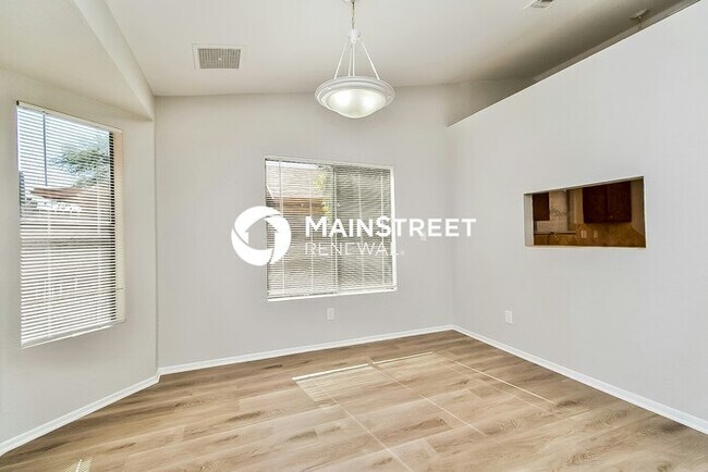 Foto del edificio - 3 Bedroom Pet-Friendly Home in TUCSON, AZ with Main Street Renewal