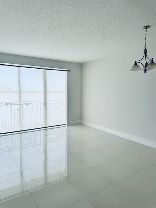Foto del edificio - 7275 SW 90th St