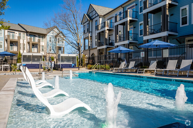 Piscina estilo centro turístico - Oakbrook Townhomes