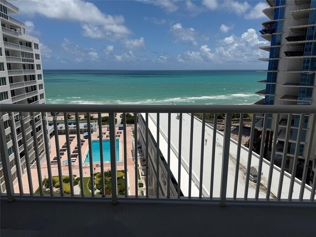 Building Photo - 5401 Collins Ave