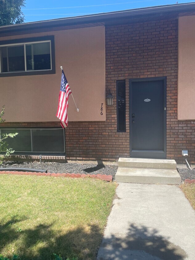 Foto principal - 786 W 2000 N St