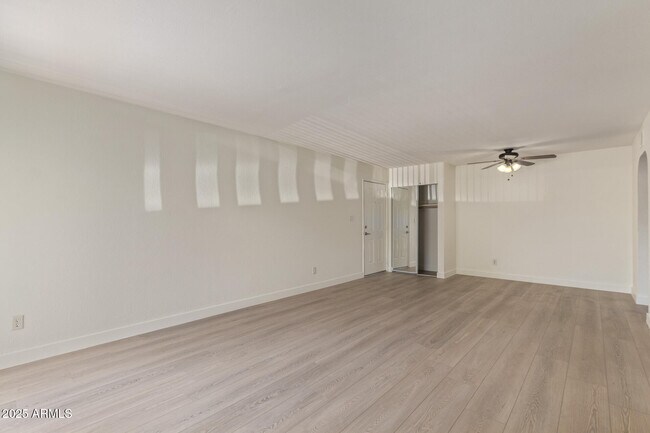 Foto del edificio - 3825 E Camelback Rd