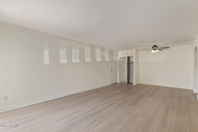 Building Photo - 3825 E Camelback Rd