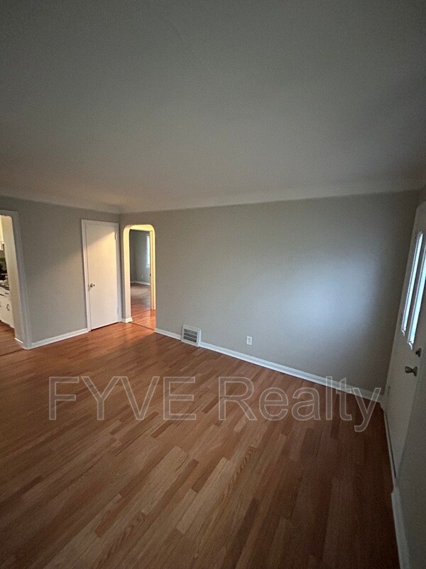 Foto del edificio - 17813 Grovewood Ave