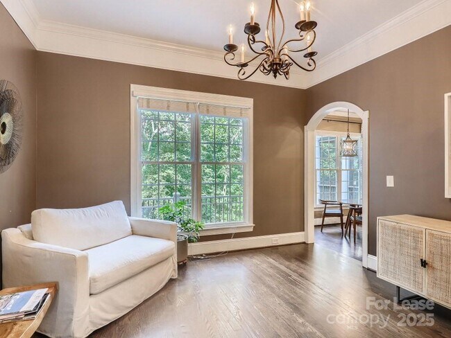 Foto del edificio - 4218 Ash Hollow Ln