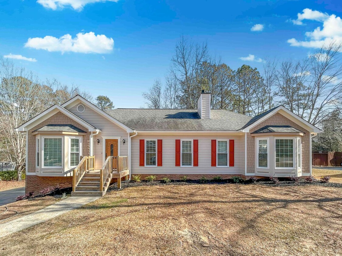 Primary Photo - Like New 3 BR/2BA Raised Ranch in Marietta!