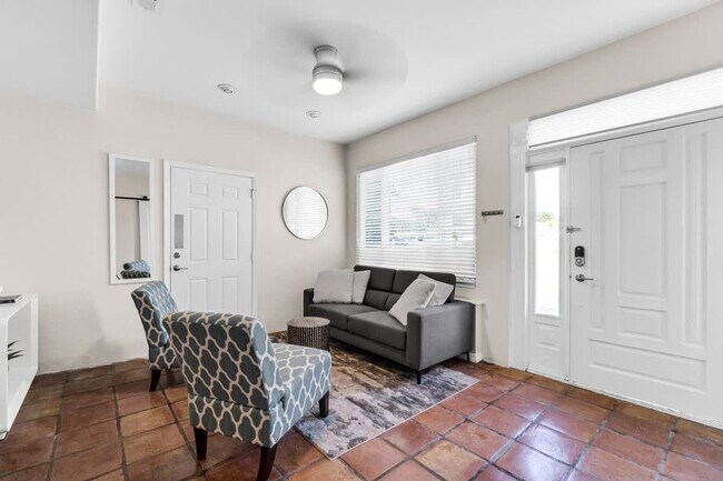 Foto del edificio - 3624 SW 22nd St