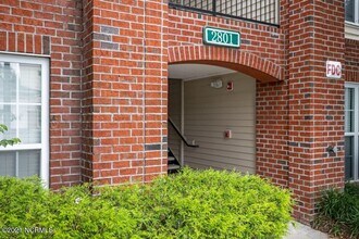 Building Photo - 2801 Bloomfield Ln