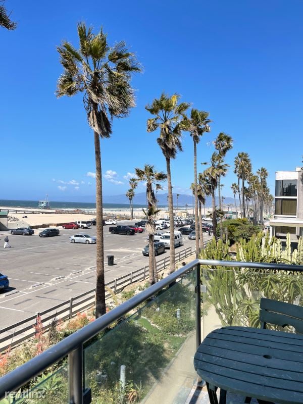 Building Photo - 3215 Ocean Front Walk