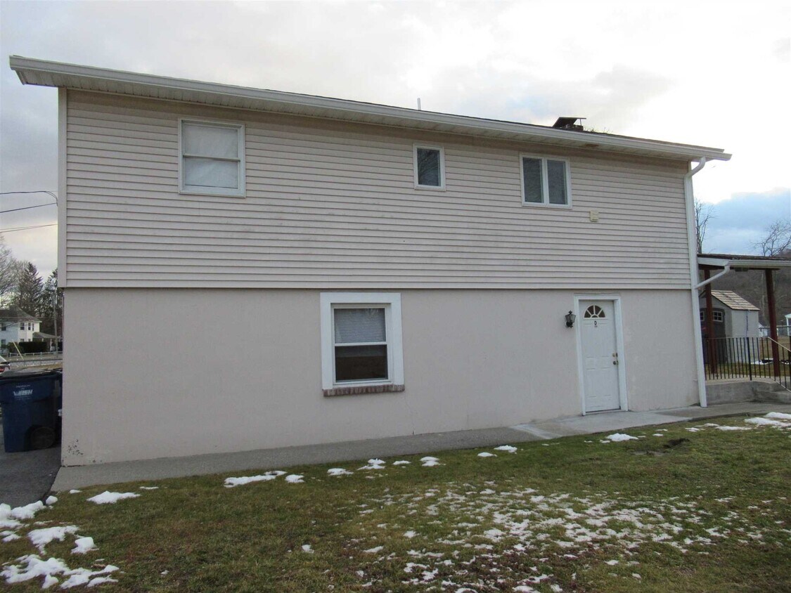 26 Wing Ave Unit D, Dover Plains, NY 12522 Room for Rent in Dover