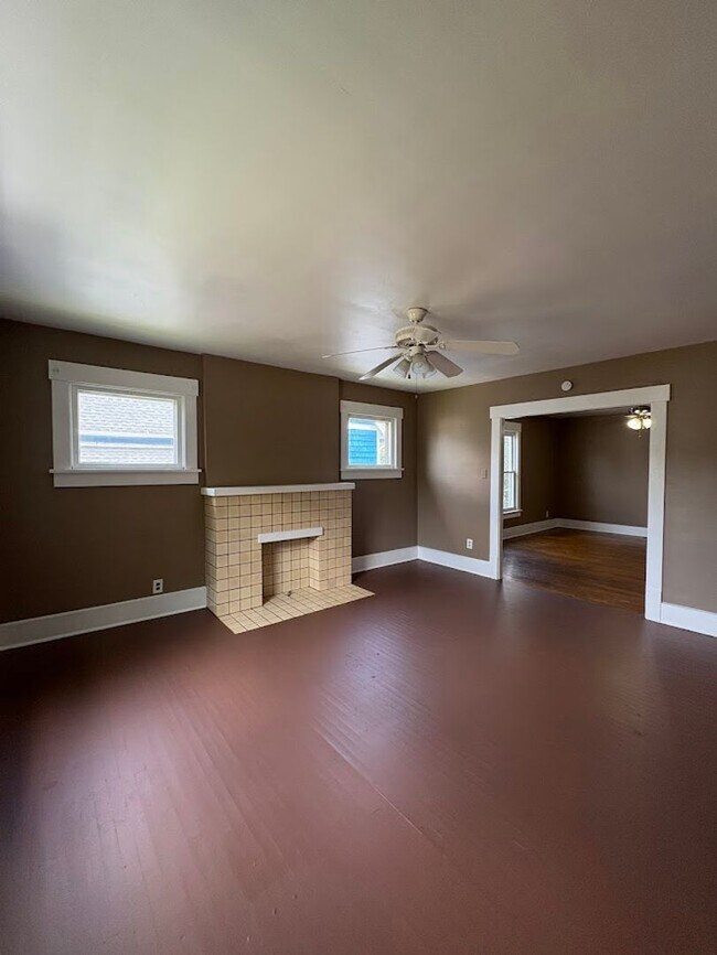 Foto del edificio - 430 Hazlett Ave NW