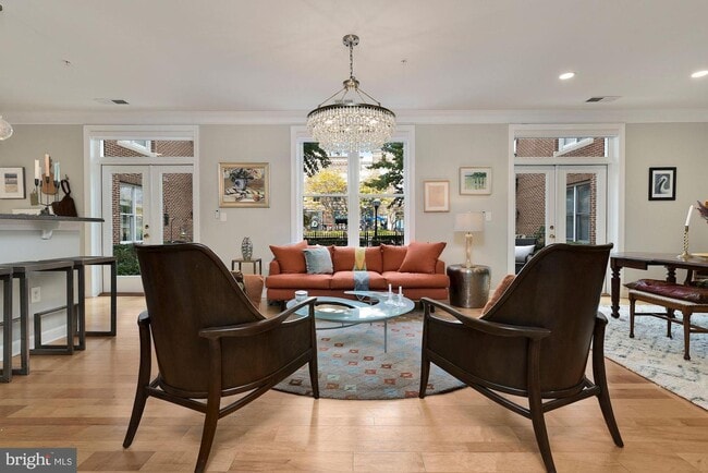 Building Photo - 35 E All Saints St