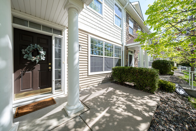 Foto del edificio - 1615 Legacy Pkwy E