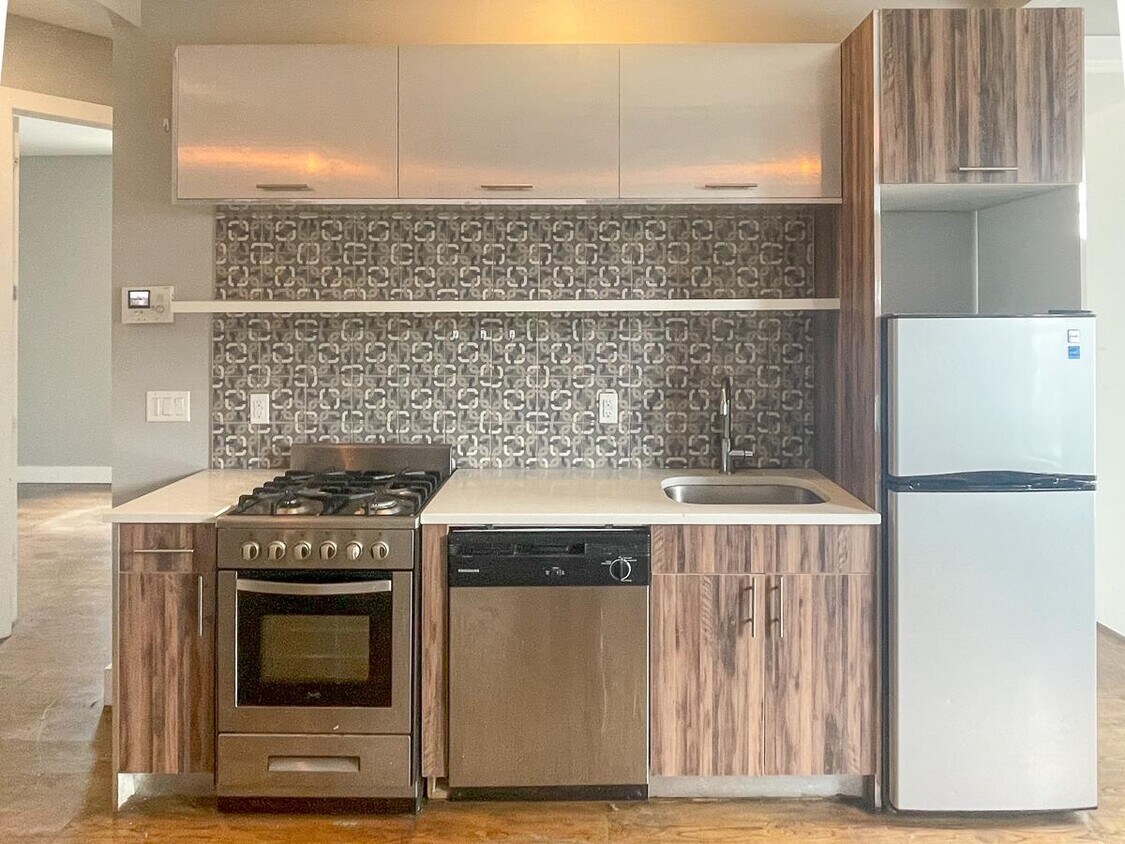 Foto principal - 640 Knickerbocker Ave