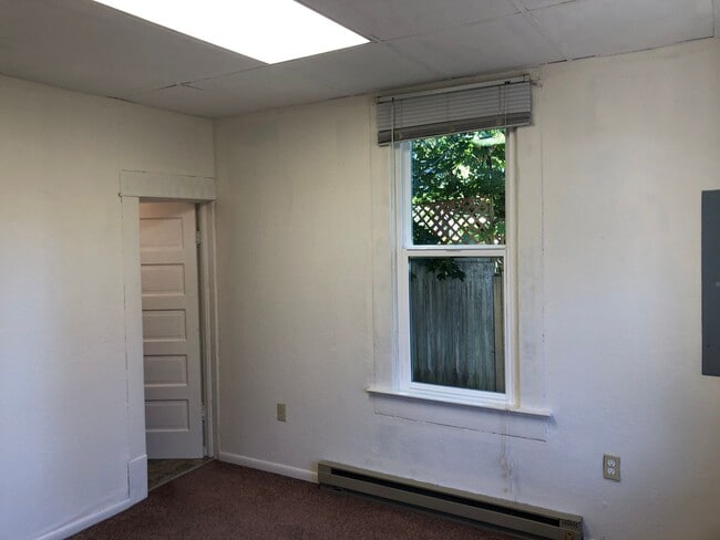 Building Photo - 3 Bed, 1 Bath, Close to WWU -