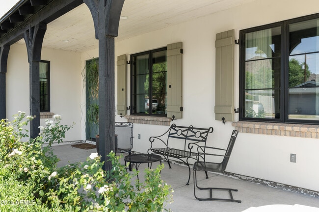 Foto del edificio - 4901 E Amelia Ave